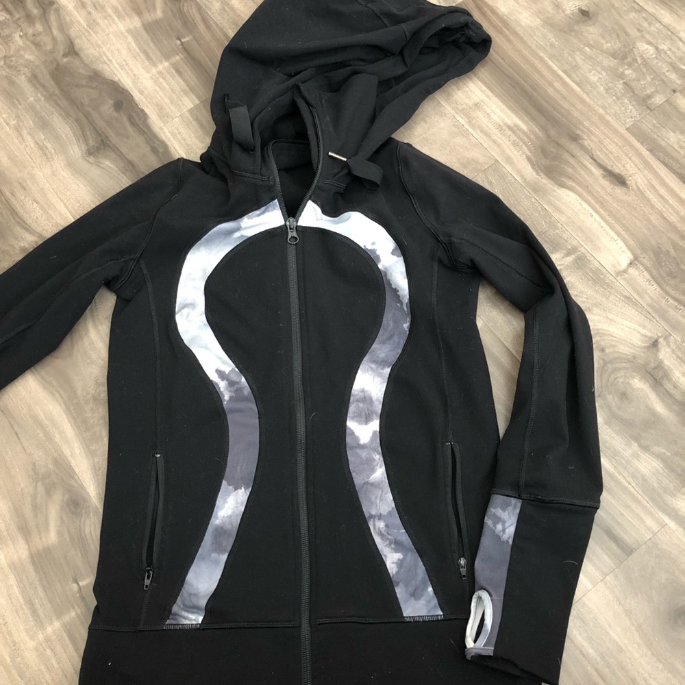 Lululemon women’s jacket